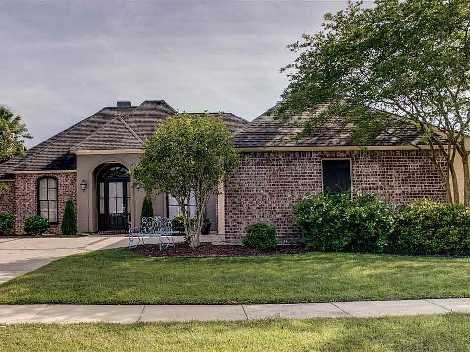 1st image of 18273 Lake Harbor Ln