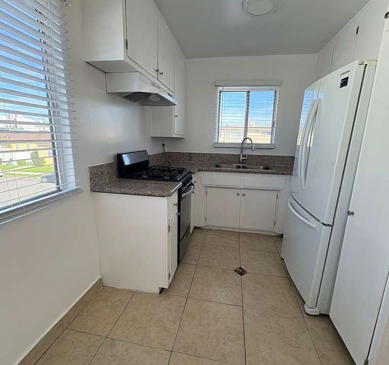 2nd image of 3875 Wade St APT 12A