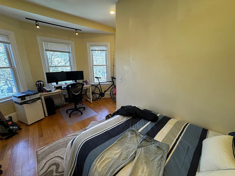 208 Holland St #A — Photo 9