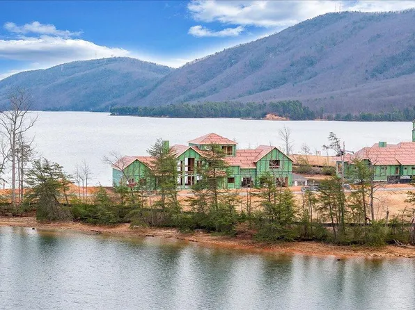 118 Lakeport Cir, Penhook, VA 24137