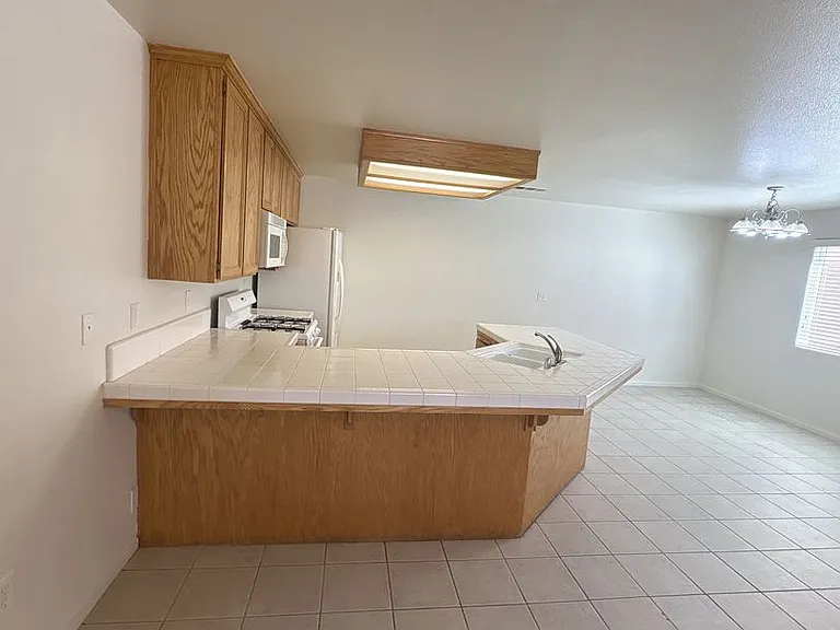 Ashely Square Apartments! — Photo 7