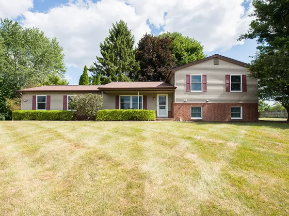 9613 Horseshoe Bnd, Dexter, MI 48130