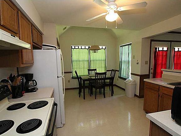 5th image of 4504 Hollingsworth Ln