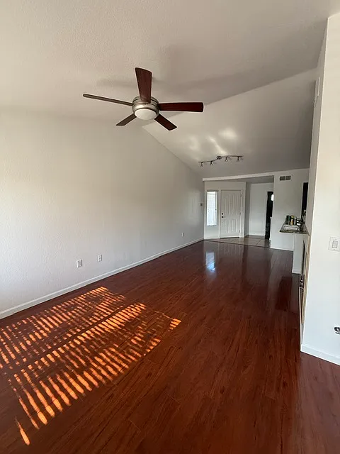 2 bed, 1204 sqft, $3,100 — Photo 3