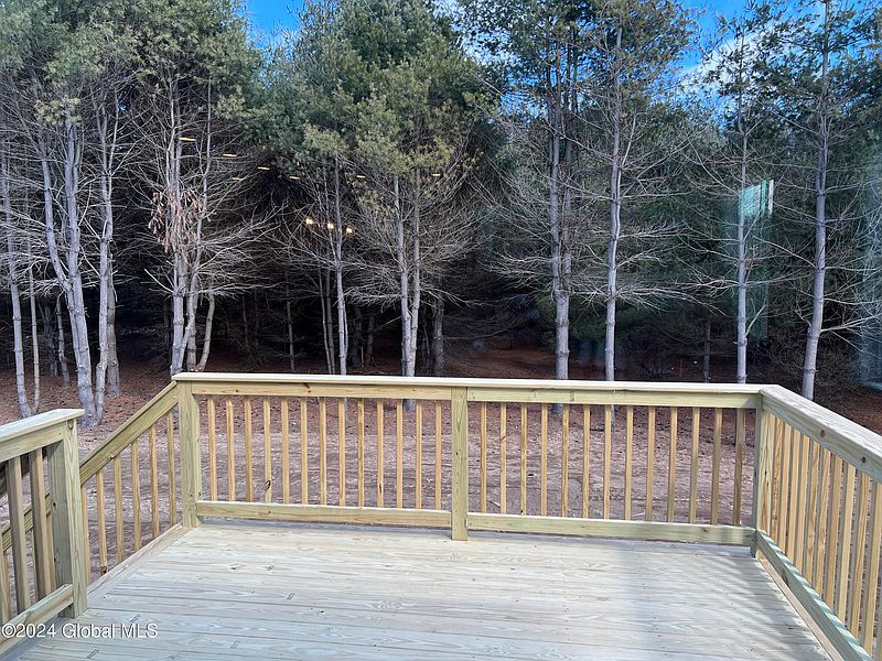 4th image of 28 Daintree Drive