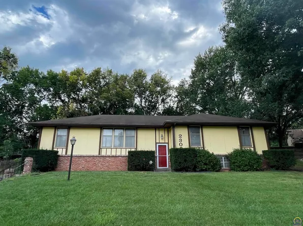 2305 SW 33rd St, Topeka, KS 66611