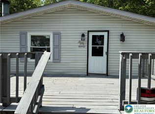 15 School St, Barnesville, PA 18214