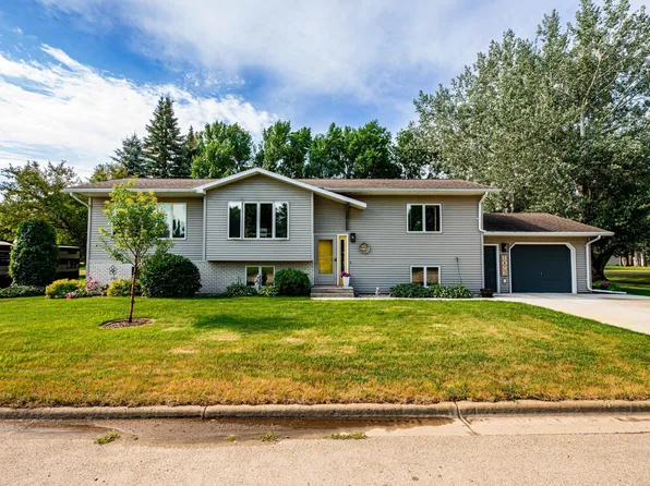 204 8th Ave E, Lisbon, ND 58054