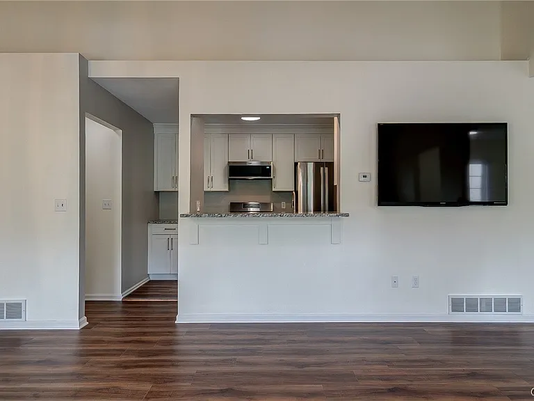 2404 Pipers Ct — Photo 29