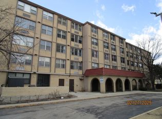 4350 W Ford City Dr #B1-402, Chicago, IL