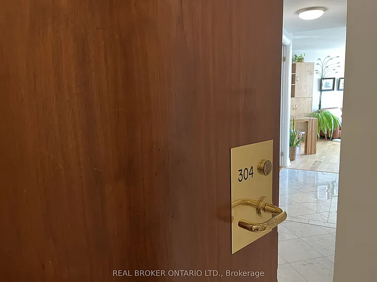 1 Palace Pier Ct #304 — Photo 3