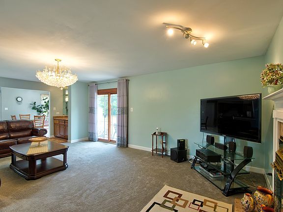 5th image of 13863 Logan Dr