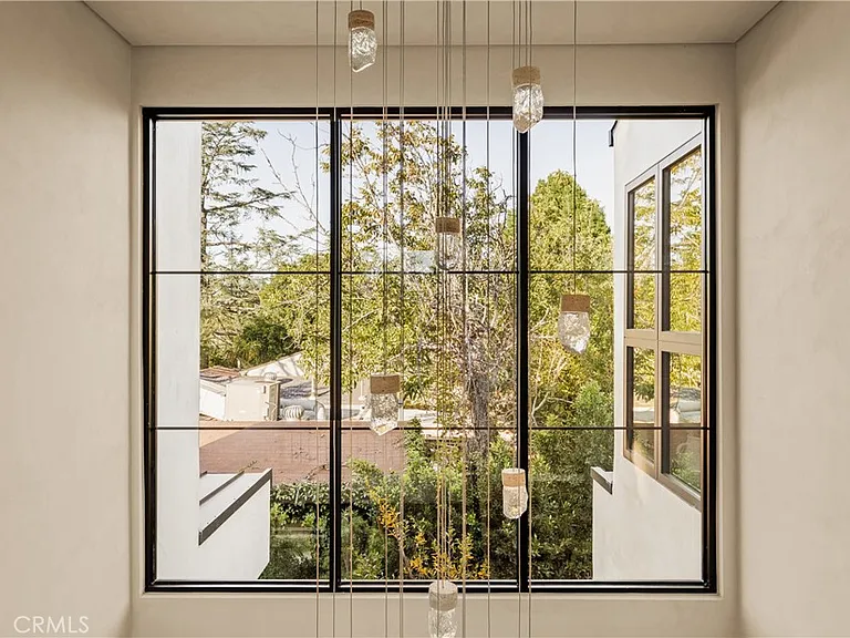 4724 Halbrent Ave — Photo 47
