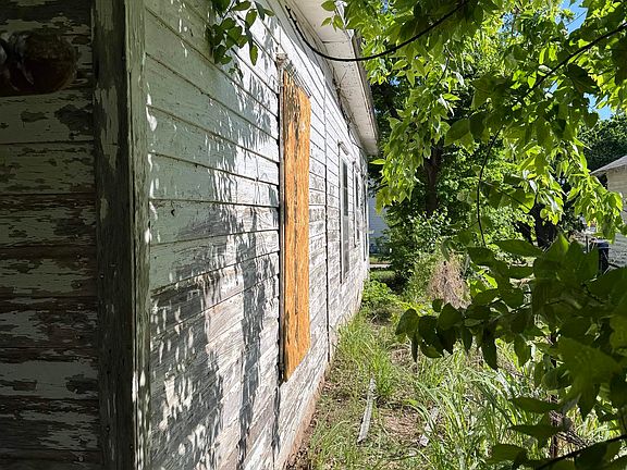 3rd image of 304 N 5th St