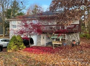 130 Nottingham Dr, Brooklyn, MI 49230