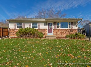 4531 Chesterfield Blvd NW, Grand Rapids, MI 49534