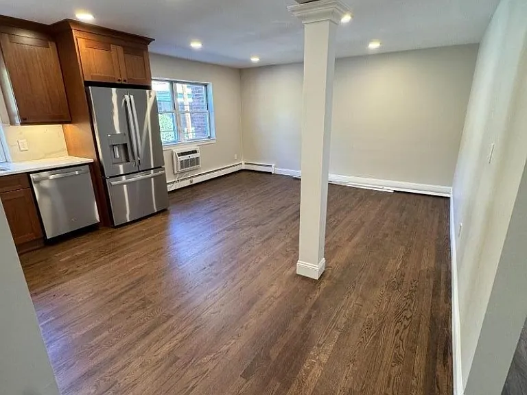 93 E Centre St #5B — Photo 3