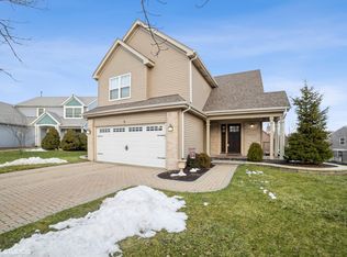 5 Locust Ct, South Elgin, IL 60177