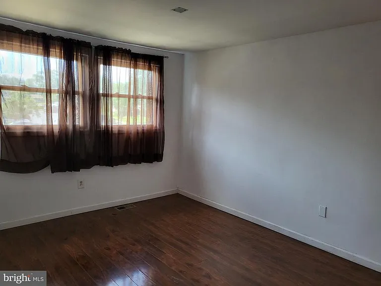 17 Roberts Pl — Photo 9