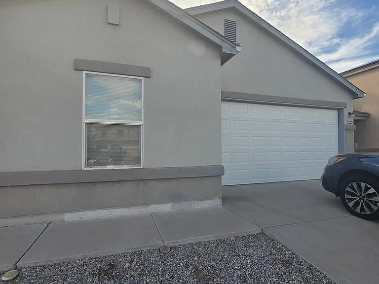 5325 Caprock Ct NE — Photo 2