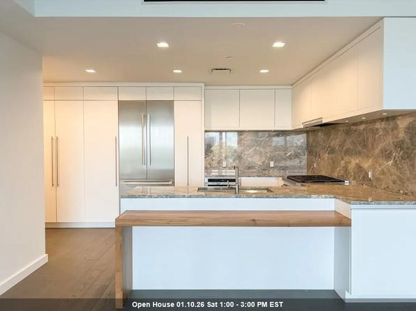 320 Adolphus Ave APT 706