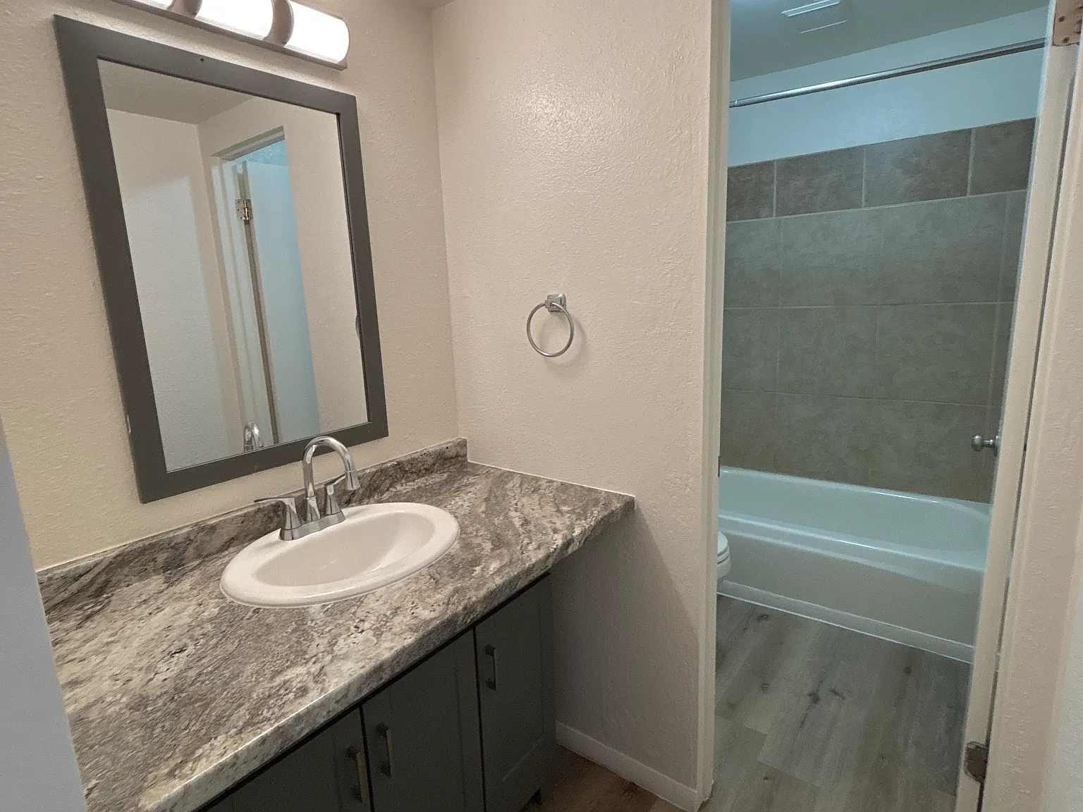3 bed, $1,295 — Photo 2