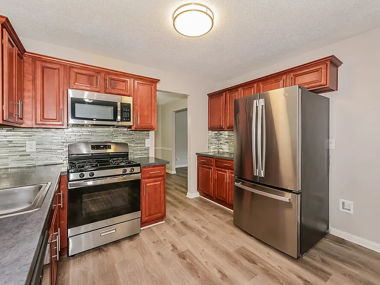 2381 Charleston Ter — Photo 8