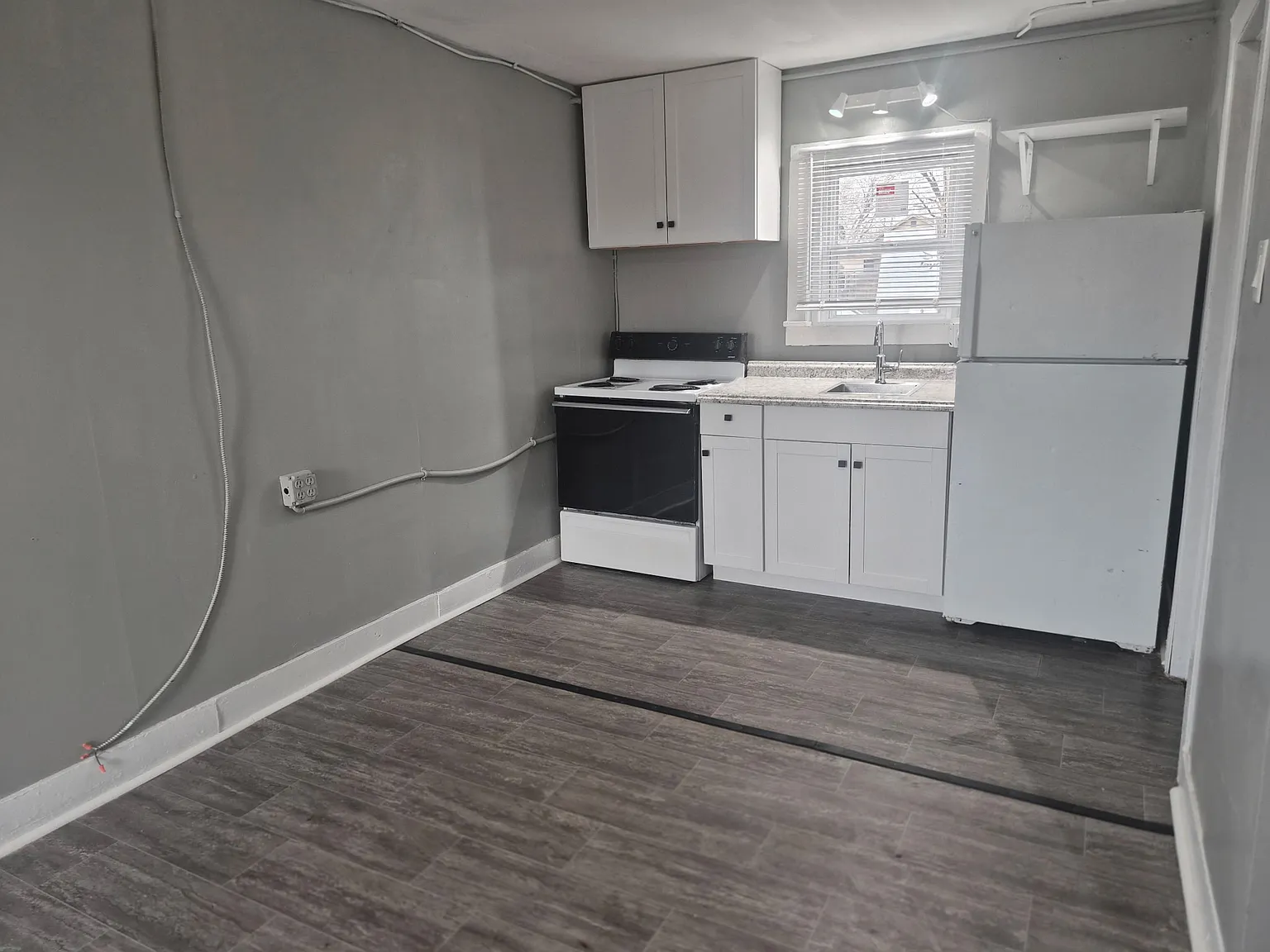 Studio, 400 sqft, $950 — Photo 3