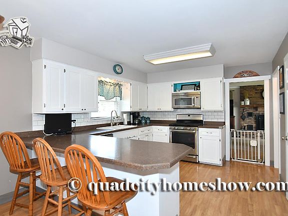 22 x 12 Eat In Kitchen