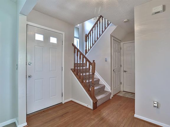 4th image of 709 Rosewynne Ct