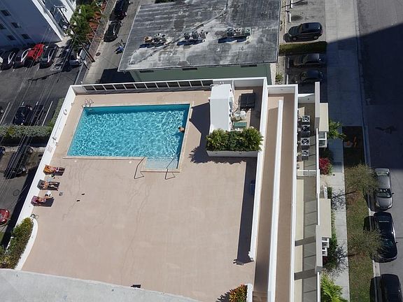 4th image of 601 NE 23rd St APT 507