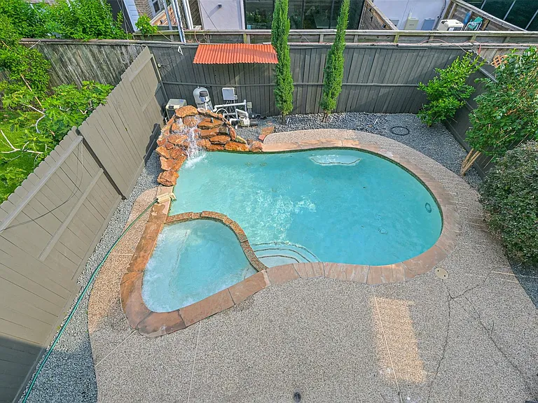 5453 Fairdale Ln — Photo 28