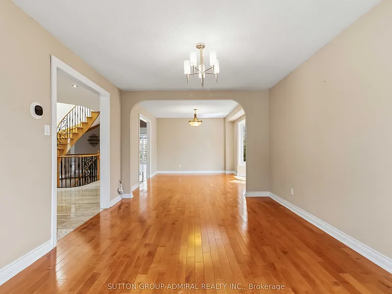 21 Kersey Cres — Photo 6
