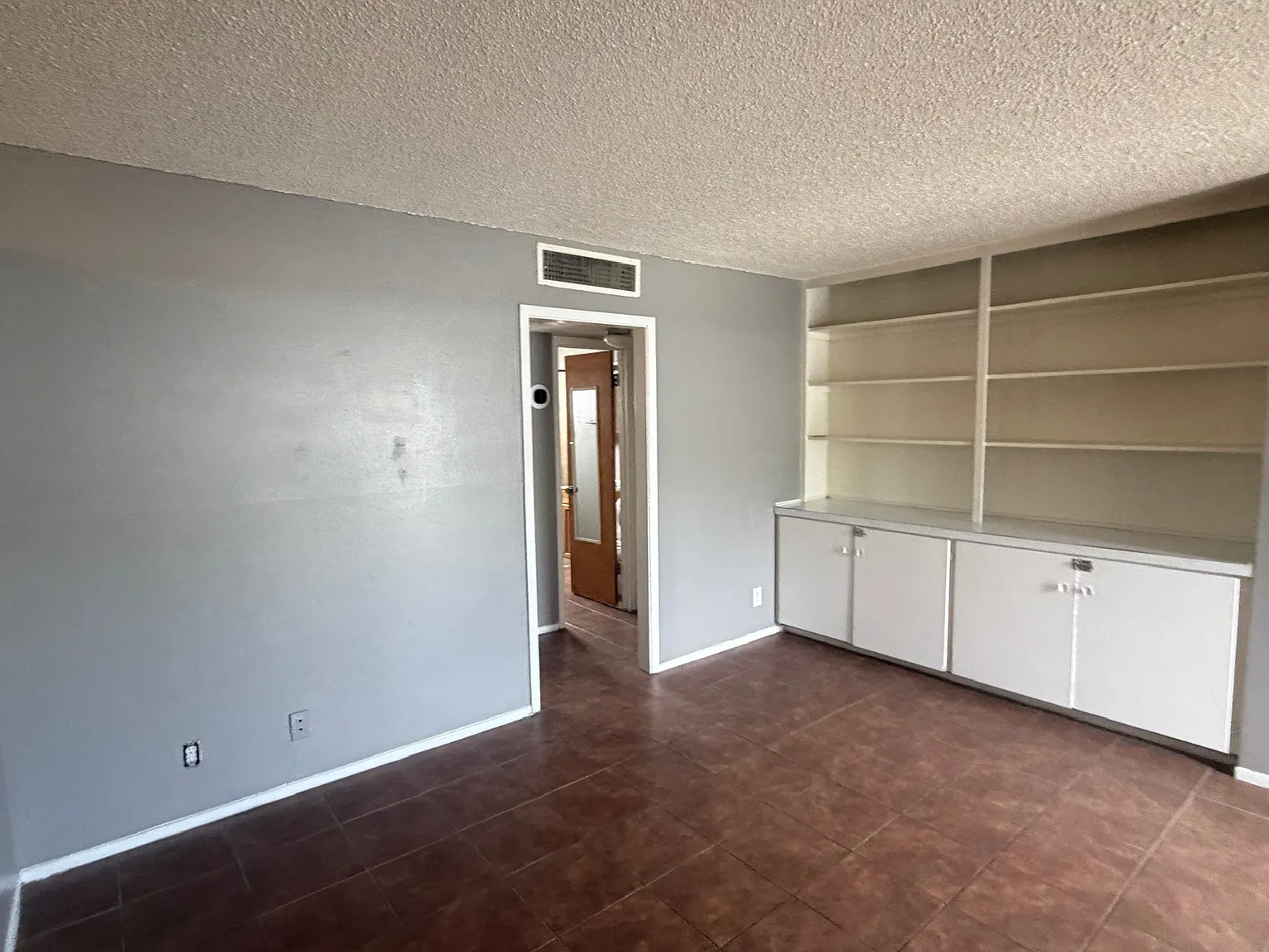 1 bed, 835 sqft, $885 — Photo 4