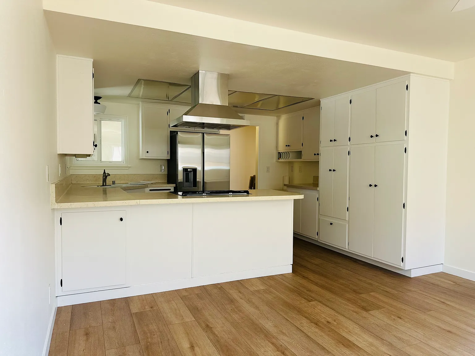 3 bed, 1474 sqft, $4,200 — Photo 3