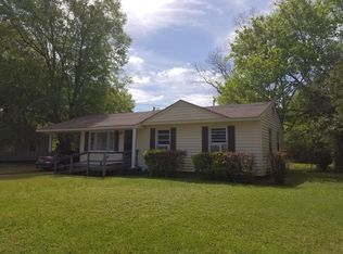 212 Robinwood Cir, Columbus, MS 39702