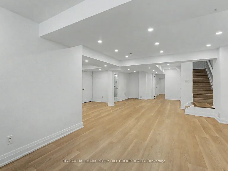 76 Nottingham Rd #LOWER — Photo 4