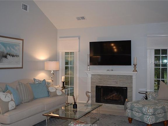 2nd image of 70 Shipyard Dr APT 116