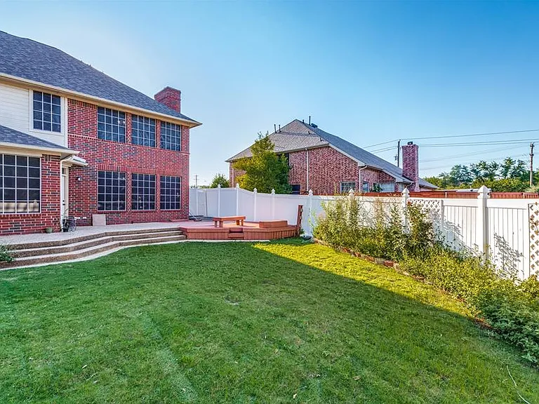 8924 High Meadows Dr — Photo 21