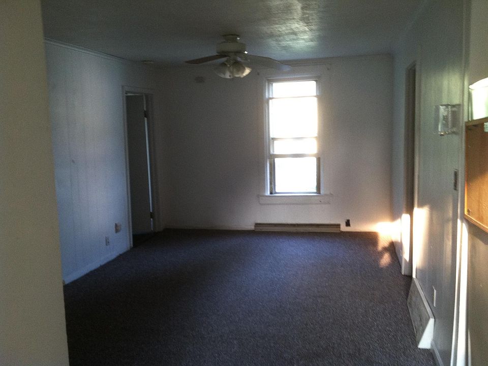 720A living room