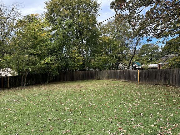 4th image of 3811 Elizabeth St