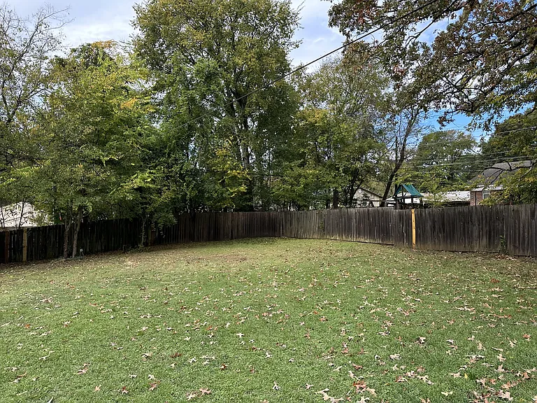 3811 Elizabeth St — Photo 13