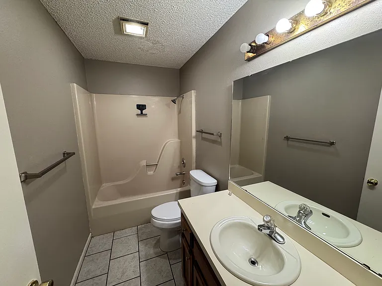 2117 Stout St #A — Photo 1