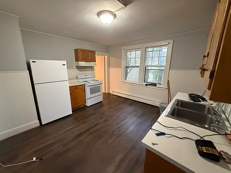 261-263 Goodwin St #1 — Photo 7