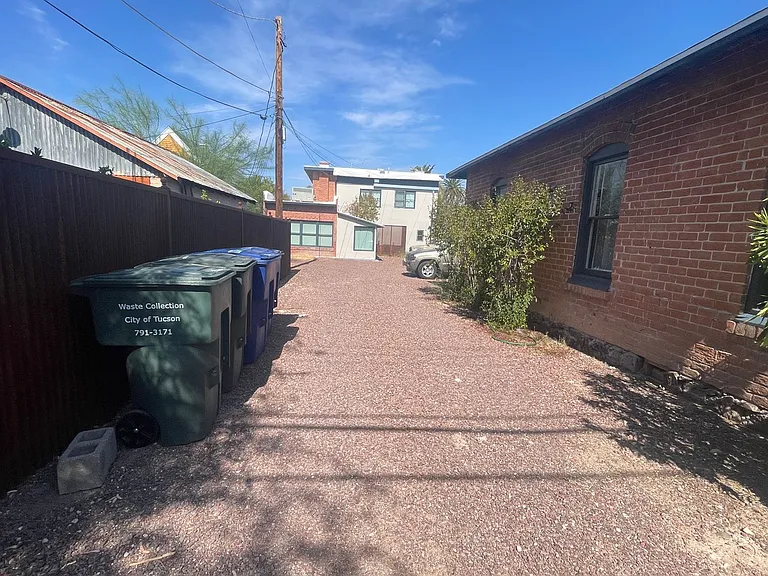 Coming Soon! 1 Bed / 1 Bath Cottage In U Of A Neighborhood! — Photo 20