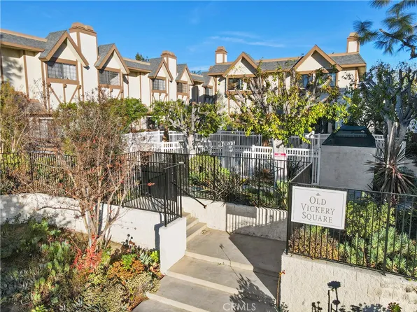 6852 Hatillo Ave APT B, Winnetka, CA 91306