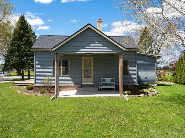 404 N Swift St, Glenbeulah, WI 53023