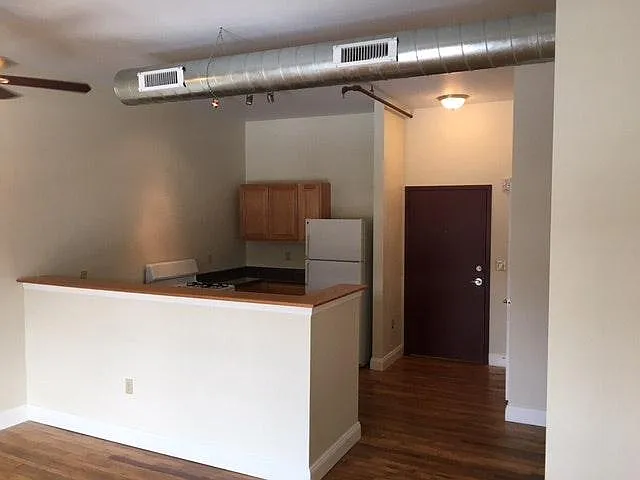 1 bed, 850 sqft, $1,450 — Photo 2