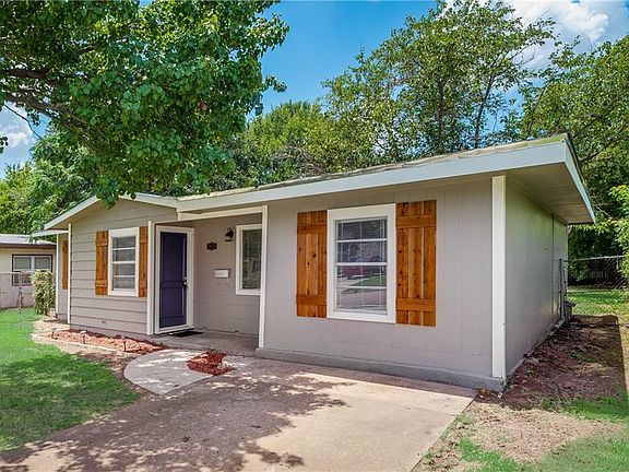 4th image of 2821 Elm Park