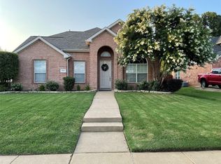 1007 Huntington Trl, Mansfield, TX 76063